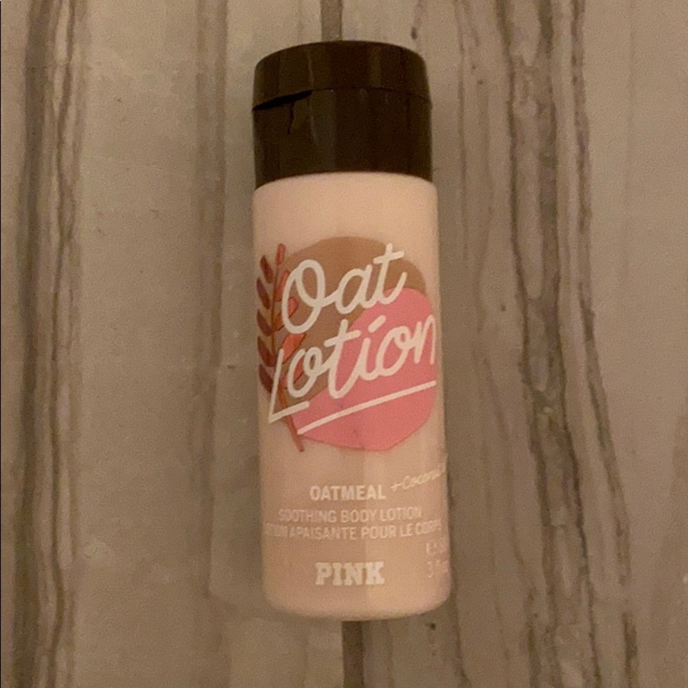 🆕 VS PINK Oat Lotion
